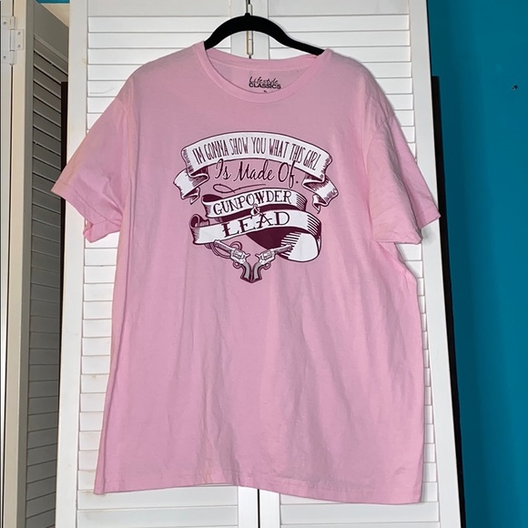 Graphic tee ❣️ - Picture 1 of 2